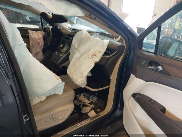 45812513 :رقم المزاد ، 5LMCJ3D99HUL57338 vin ، 2017 Lincoln Mkc Reserve مزاد بيع