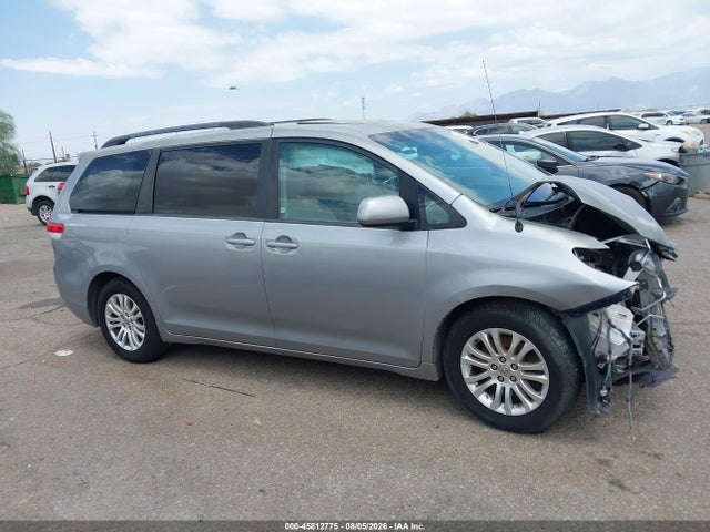 45812775 :رقم المزاد ، 5TDYK3DC2DS371991 vin ، 2013 Toyota Sienna Xle V6 8 Passenger مزاد بيع