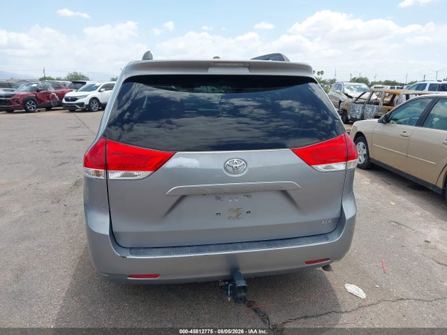 45812775 :رقم المزاد ، 5TDYK3DC2DS371991 vin ، 2013 Toyota Sienna Xle V6 8 Passenger مزاد بيع