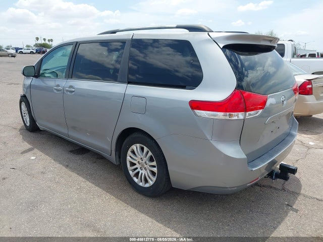 45812775 :رقم المزاد ، 5TDYK3DC2DS371991 vin ، 2013 Toyota Sienna Xle V6 8 Passenger مزاد بيع