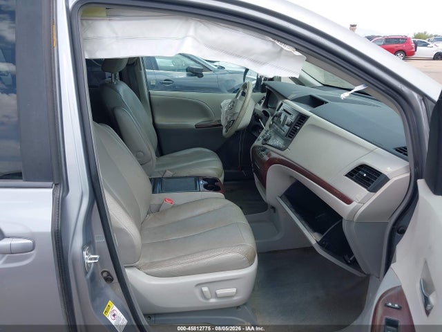 45812775 :رقم المزاد ، 5TDYK3DC2DS371991 vin ، 2013 Toyota Sienna Xle V6 8 Passenger مزاد بيع