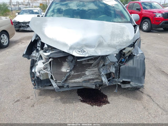 45812775 :رقم المزاد ، 5TDYK3DC2DS371991 vin ، 2013 Toyota Sienna Xle V6 8 Passenger مزاد بيع