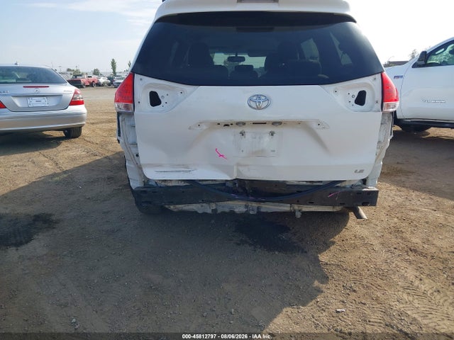 5TDKK3DC5ES427011 Toyota Sienna Le V6 8 Passenger