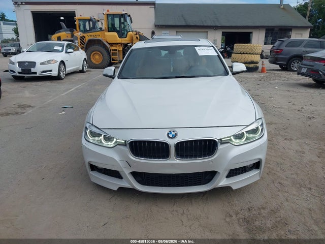 2018 Bmw 330i Xdrive მანქანა იყიდება აუქციონზე, vin: WBA8D9G54JNU67548, აუქციონის ნომერი: 45813036