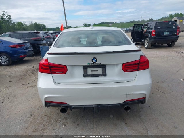 2018 Bmw 330i Xdrive მანქანა იყიდება აუქციონზე, vin: WBA8D9G54JNU67548, აუქციონის ნომერი: 45813036