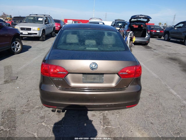 2013 Volkswagen Jetta 2.0l S მანქანა იყიდება აუქციონზე, vin: 3VW2K7AJ3DM236404, აუქციონის ნომერი: 45813058