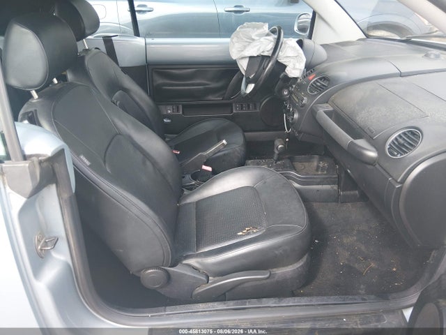 Продажа на аукционе авто 2010 Volkswagen New Beetle 2.5l, vin: 3VWRW3AL9AM002938, номер лота: 45813075