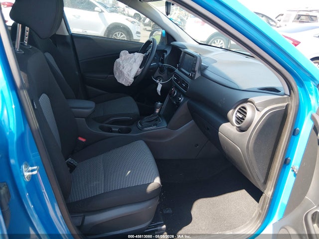2018 Hyundai Kona Se მანქანა იყიდება აუქციონზე, vin: KM8K12AA9JU177158, აუქციონის ნომერი: 45813080