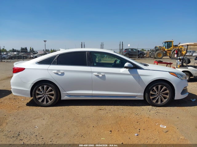 Hyundai Sonata Sport 2015 5NPE34AF7FH102964 Image 13