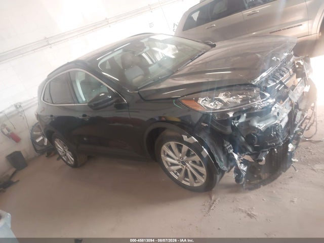 45813094 :رقم المزاد ، 1FMCU9J90NUB57591 vin ، 2022 Ford Escape Titanium مزاد بيع