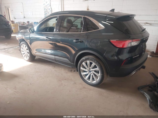 45813094 :رقم المزاد ، 1FMCU9J90NUB57591 vin ، 2022 Ford Escape Titanium مزاد بيع