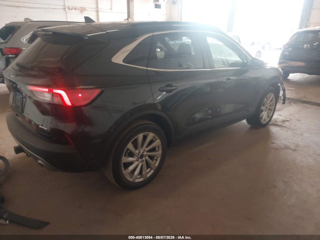 45813094 :رقم المزاد ، 1FMCU9J90NUB57591 vin ، 2022 Ford Escape Titanium مزاد بيع