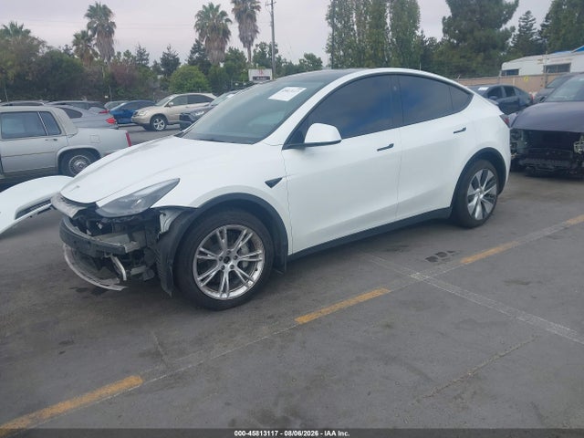 Продаж на аукціоні авто 2023 Tesla Model Y Awd/long Range Dual Motor All-wheel Drive, vin: 7SAYGDEE1PF962865, номер лоту: 45813117
