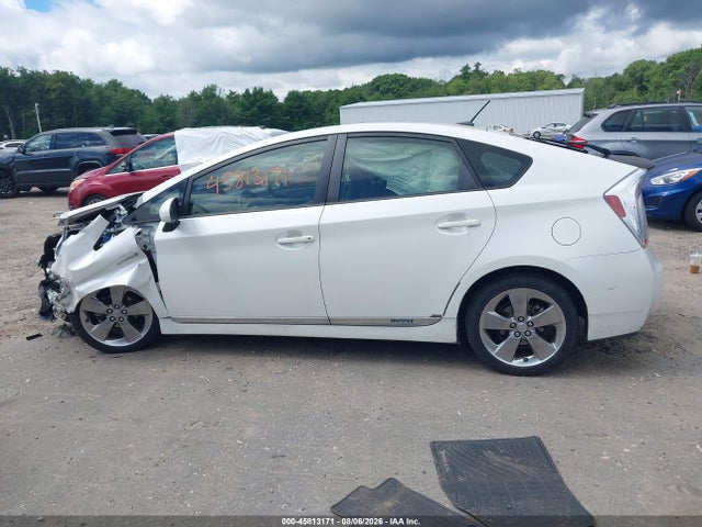 45813171 :رقم المزاد ، JTDKN3DU8D5623738 vin ، 2013 Toyota Prius Three Se مزاد بيع