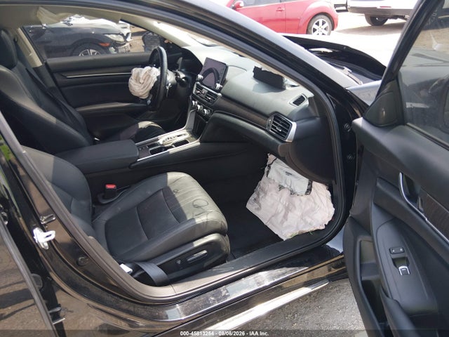 45813254 :رقم المزاد ، 1HGCV2F95NA012387 vin ، 2022 Honda Accord Touring مزاد بيع