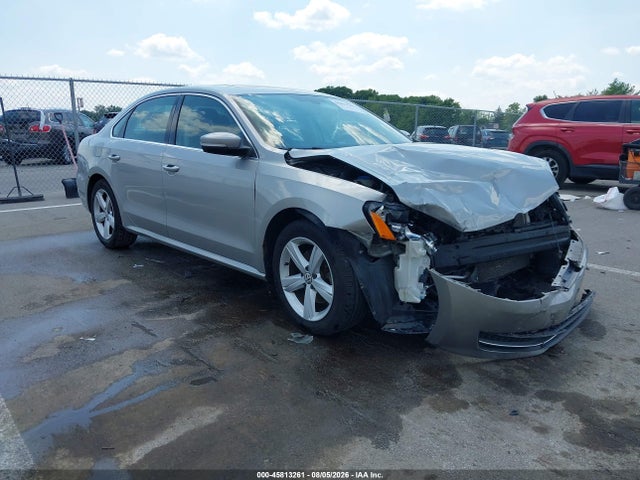 2013 Volkswagen Passat 2.5l Se მანქანა იყიდება აუქციონზე, vin: 1VWBP7A34DC074724, აუქციონის ნომერი: 45813261