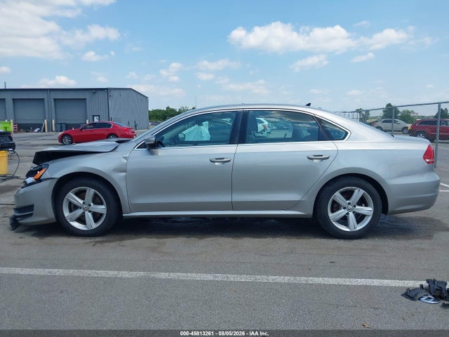 2013 Volkswagen Passat 2.5l Se მანქანა იყიდება აუქციონზე, vin: 1VWBP7A34DC074724, აუქციონის ნომერი: 45813261