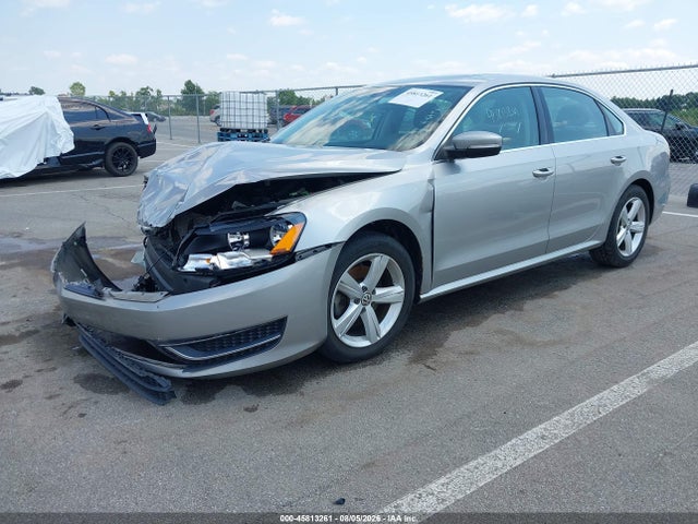 2013 Volkswagen Passat 2.5l Se მანქანა იყიდება აუქციონზე, vin: 1VWBP7A34DC074724, აუქციონის ნომერი: 45813261