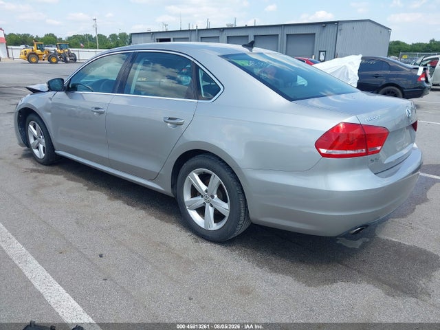 2013 Volkswagen Passat 2.5l Se მანქანა იყიდება აუქციონზე, vin: 1VWBP7A34DC074724, აუქციონის ნომერი: 45813261