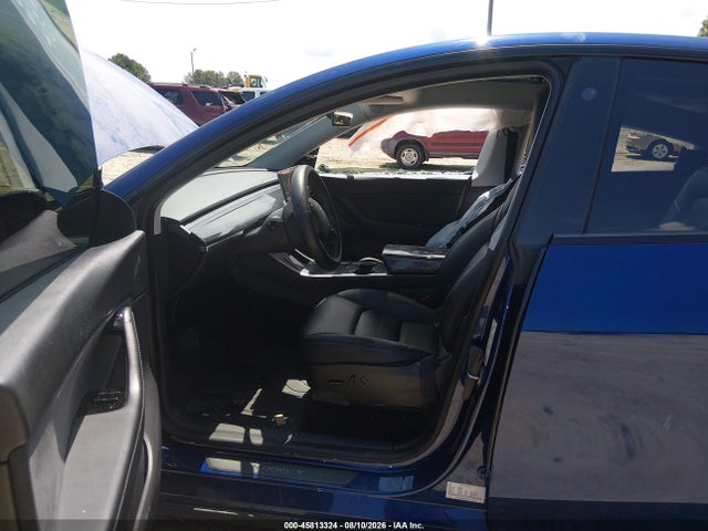2021 Tesla Model Y Standard Range Rear-wheel Drive მანქანა იყიდება აუქციონზე, vin: 5YJYGDEDXMF107419, აუქციონის ნომერი: 45813324