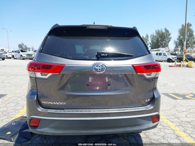 Toyota Highlander Le Plus 2018 5TDZZRFH1JS252448 Image 18