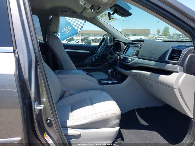 Toyota Highlander Le Plus 2018 5TDZZRFH1JS252448 Image 5