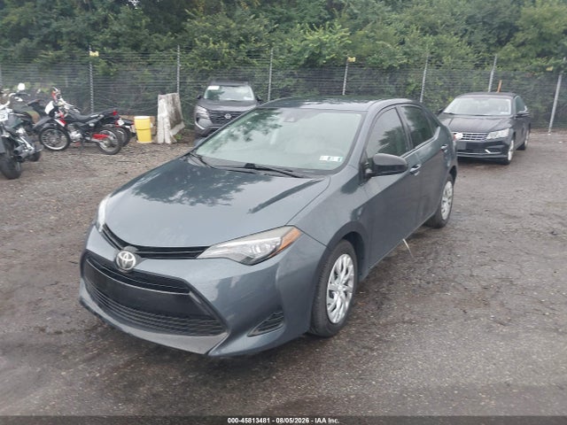 Toyota COROLLA LE 2018 2T1BURHE5JC006269 Image 2