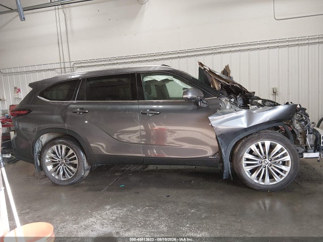 45813623 :رقم المزاد ، 5TDEBRCH9RS633323 vin ، 2024 Toyota Highlander Hybrid Platinum مزاد بيع