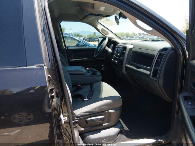 45813643 :رقم المزاد ، 1C6RR6FG3HS855867 vin ، 2017 Ram 1500 Express  4x2 6'4 Box مزاد بيع
