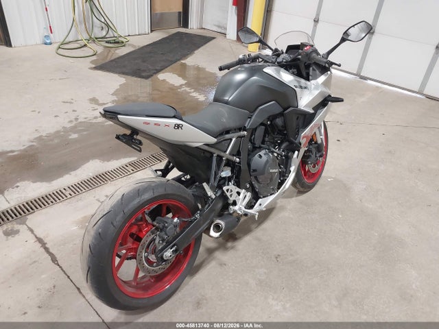 45813740 :رقم المزاد ، JS1EM13B0R7103303 vin ، 2024 Suzuki Gsx800 F مزاد بيع