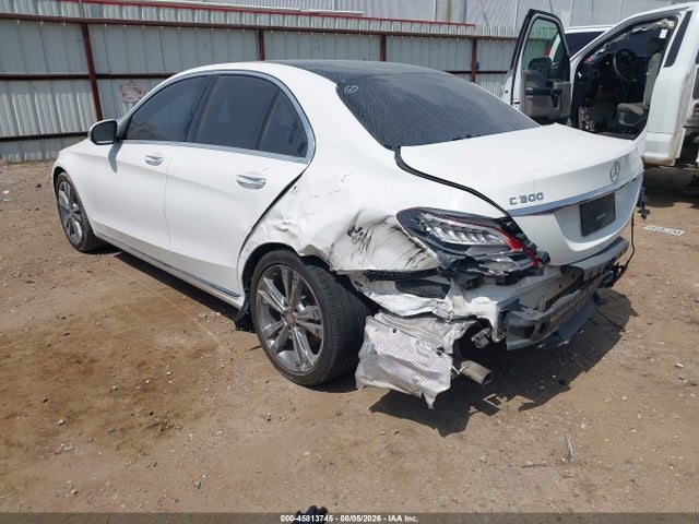 45813745 :رقم المزاد ، 55SWF4JB6HU207844 vin ، 2017 Mercedes-benz C 300 مزاد بيع