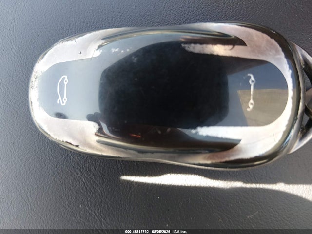 45813792 :رقم المزاد ، 5YJSA1E15FF113885 vin ، 2015 Tesla Model S 60/70/85 مزاد بيع