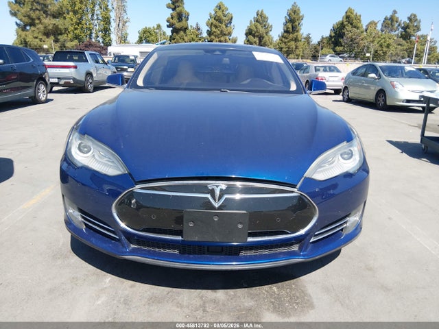 45813792 :رقم المزاد ، 5YJSA1E15FF113885 vin ، 2015 Tesla Model S 60/70/85 مزاد بيع