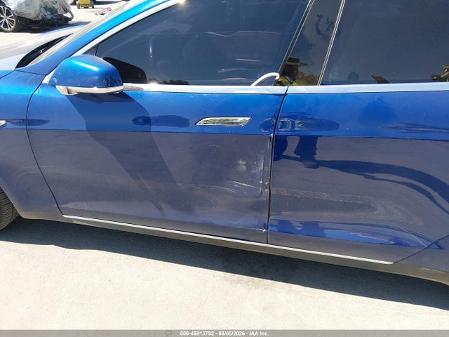 45813792 :رقم المزاد ، 5YJSA1E15FF113885 vin ، 2015 Tesla Model S 60/70/85 مزاد بيع