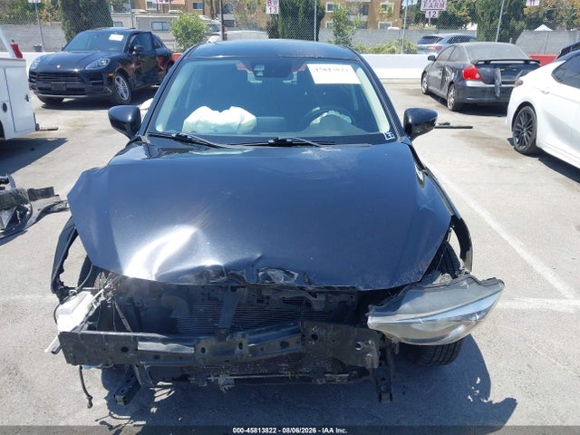 3MYDLBYV4JY308625 Toyota YARIS IA