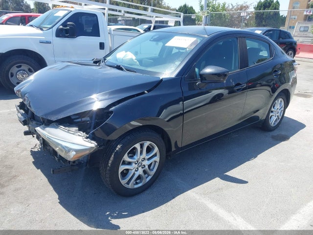 3MYDLBYV4JY308625 Toyota YARIS IA