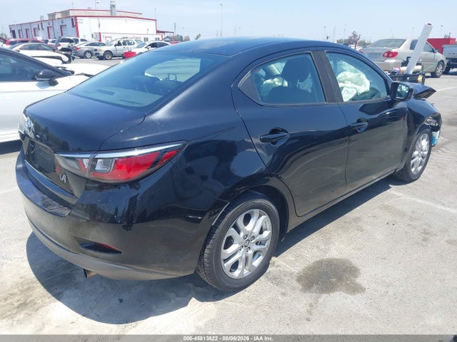 3MYDLBYV4JY308625 Toyota YARIS IA