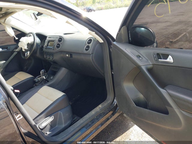 45813895 :رقم المزاد ، WVGBV7AX0GW537470 vin ، 2016 Volkswagen Tiguan S مزاد بيع