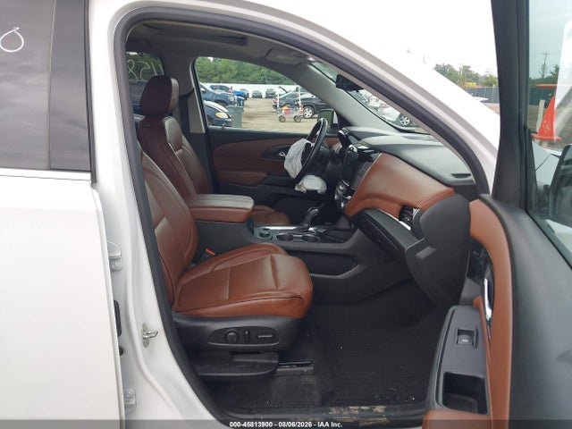45813900 :رقم المزاد ، 1GNEVKKWXJJ122727 vin ، 2018 Chevrolet Traverse High Country مزاد بيع
