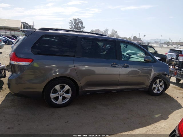5TDKK3DC8ES471178 Toyota Sienna Le V6 8 Passenger