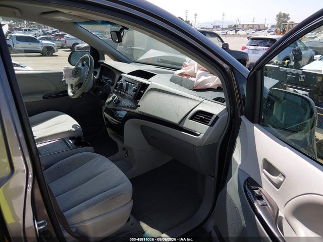 5TDKK3DC8ES471178 Toyota Sienna Le V6 8 Passenger