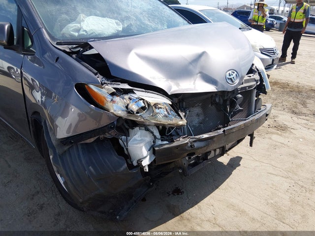 5TDKK3DC8ES471178 Toyota Sienna Le V6 8 Passenger