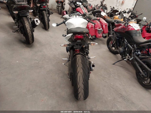 Продажа на аукционе авто 2014 Triumph Motorcycle Street Triple R, vin: SMTL03NEXET625399, номер лота: 45814051