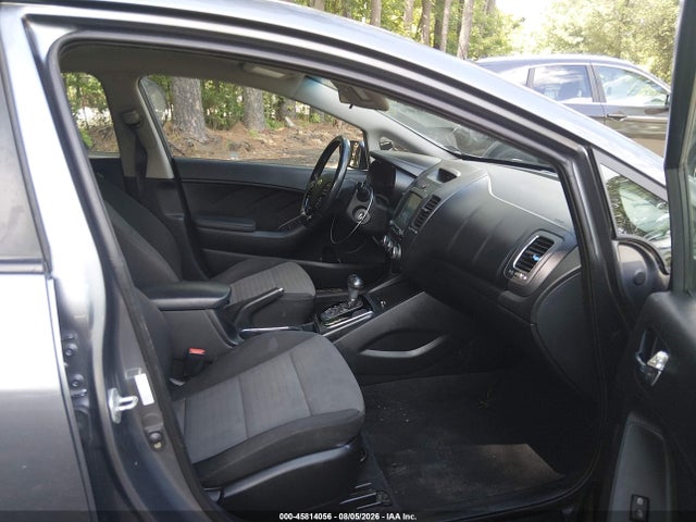 2018 Kia Forte S მანქანა იყიდება აუქციონზე, vin: 3KPFL4A7XJE220596, აუქციონის ნომერი: 45814056