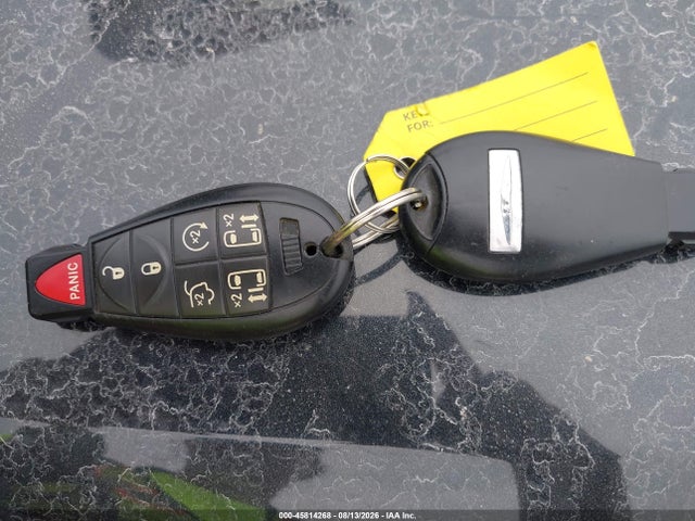 45814268 :رقم المزاد ، 2C4RC1CG2DR588508 vin ، 2013 Chrysler Town & Country Touring-l مزاد بيع