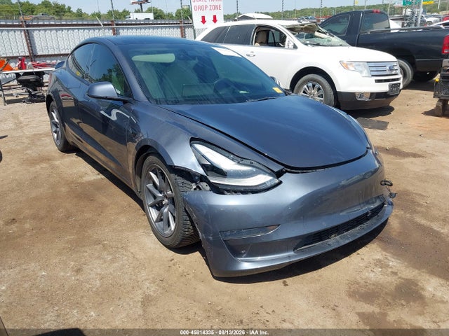 2022 Tesla Model 3 Long Range Dual Motor All-wheel Drive მანქანა იყიდება აუქციონზე, vin: 5YJ3E1EB3NF127137, აუქციონის ნომერი: 45814335