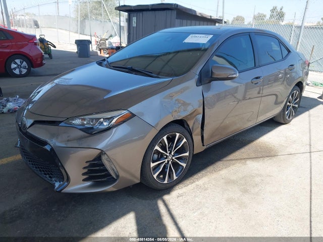Toyota COROLLA SE 2018 5YFBURHE8JP787370 Image 2