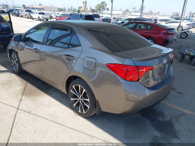 Toyota COROLLA SE 2018 5YFBURHE8JP787370 Image 3