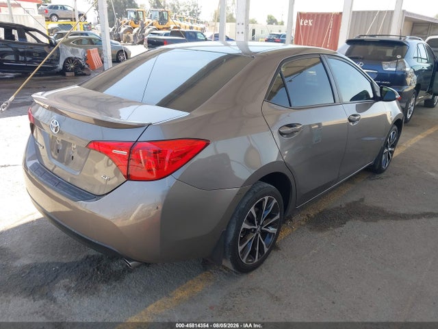 Toyota COROLLA SE 2018 5YFBURHE8JP787370 Image 4