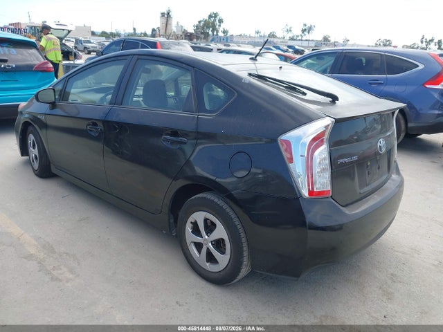 Toyota Prius Two 2014 JTDKN3DU9E1761104 Image 3